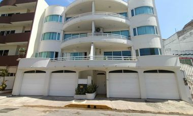 Departamento amplio de 3 recámaras, con alberca y bicochera en Fracc. Jardines de Virginia