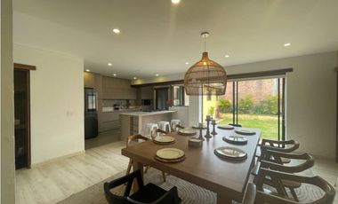 VENDO HERMOSA CASA CAMPESTRE EN CAJIC