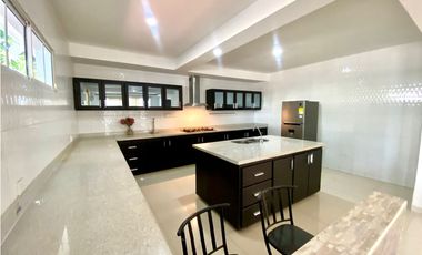 SE VENDE O ARRIENDA CASA ESQUINERA EN EL BARRIO JARDIN - SANTA MARTA