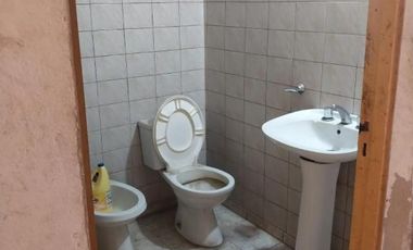 Chalet con locales en esquina de Ingeniero Allan, Florencio Varela