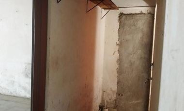 Chalet con locales en esquina de Ingeniero Allan, Florencio Varela