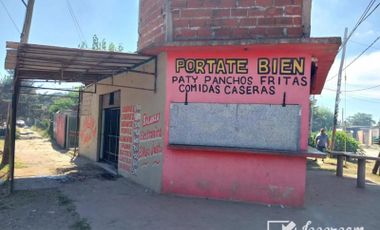 Chalet con locales en esquina de Ingeniero Allan, Florencio Varela