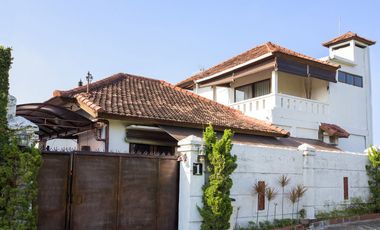 VILLA CANTIK DEKAT GUNUNG SALAK, LOKASI STRATEGIS SEKITAR DENPASAR