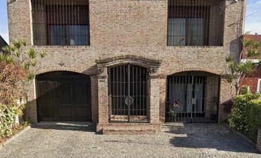 ALQUILER - CASA EN PRIMER PISO AL FRENTE | 2 DORMITORIOS | TERRAZA Y BALCON