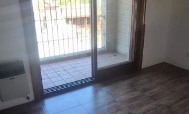 ALQUILER - CASA EN PRIMER PISO AL FRENTE | 2 DORMITORIOS | TERRAZA Y BALCON