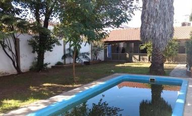 CASA TIPO CHALET 3 AMB. AMPLIOS CON PARQUE QUINCHO Y PILETA