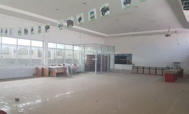 Jual Showroom Strategis di Tengah Kota Nganjuk Siap Pakai