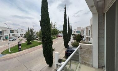 Hermosa Casa en Venta en Horizontes