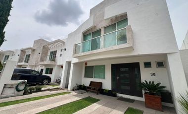 Hermosa Casa en Venta en Horizontes