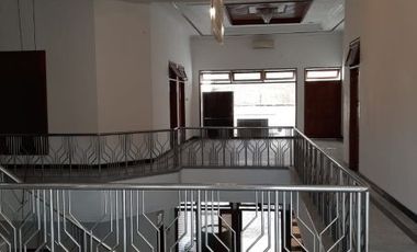 RUMAH Jl Bali, Area Komersial, cocok untuk usaha