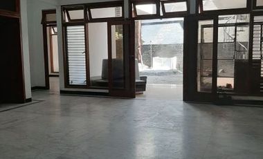 RUMAH Jl Bali, Area Komersial, cocok untuk usaha