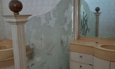 RUMAH Jl Bali, Area Komersial, cocok untuk usaha