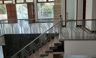 RUMAH Jl Bali, Area Komersial, cocok untuk usaha