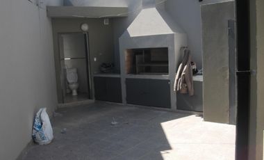 EXCELENTE DEPARTAMENTO PLANTA BAJA CON DETALLES DE JERARQUIA  3 AMBIENTES  A ESTRENAR