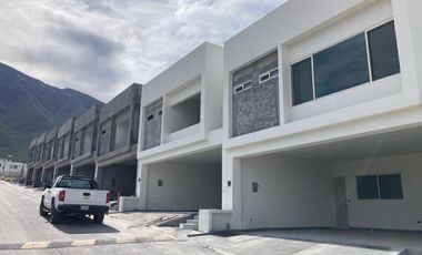 Casa nueva en venta en Residencial Santoral III, Dominio Cumbres García