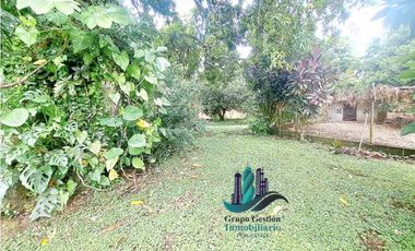 VENDO AMPLIA CASA A SOLO 2 MINUTOS DE LA INTERAMERICANA