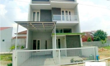 Rumah Baru 2 Lantai Luas 71 di Plaosan Timur Blimbing Malang