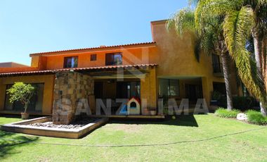 Arcada Alameda: Casa con amplios espacios y excelente distribución