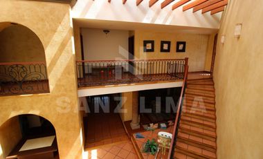 Arcada Alameda: Casa con amplios espacios y excelente distribución