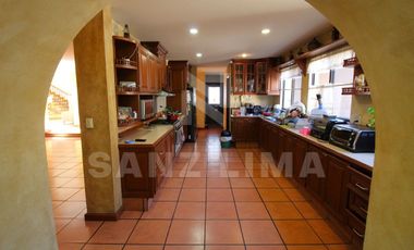 Arcada Alameda: Casa con amplios espacios y excelente distribución