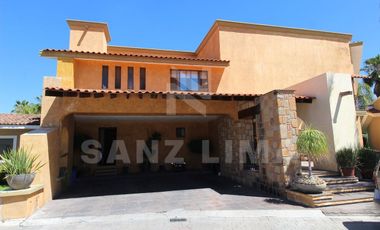 Arcada Alameda: Casa con amplios espacios y excelente distribución