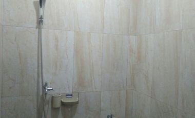 RUMAH DI PERUMAHAN DEPAN KAMPUS IKIP PASURUAN KOTA
