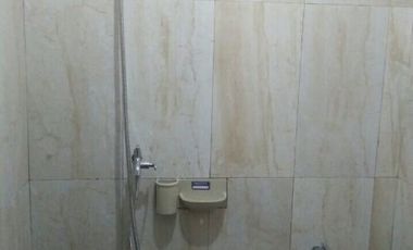 RUMAH DI PERUMAHAN DEPAN KAMPUS IKIP PASURUAN KOTA