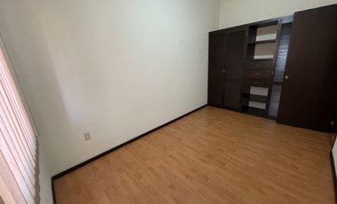 casa en renta, toluca, valle de la hacienda. fraccionamiento con doble caseta de seguridad.