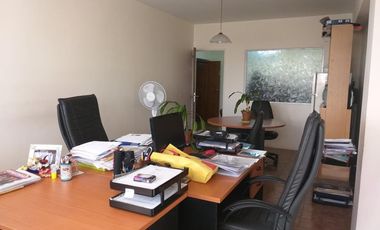 OFICINA PEGADA A LOS TRIBUNALES