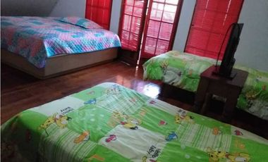 ALQUILO CASA EN CERRO AZUL CON 2 NIVELES Y 2500 MTS2 DE TERRENO