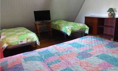 ALQUILO CASA EN CERRO AZUL CON 2 NIVELES Y 2500 MTS2 DE TERRENO