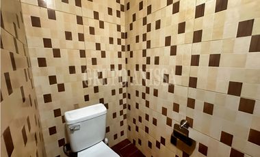 Se Vende Moderna Casa con Vistas y Piscina En Altos del Maria