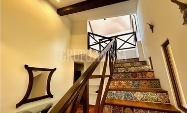 Se Vende Moderna Casa con Vistas y Piscina En Altos del Maria