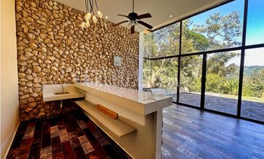 Se Vende Moderna Casa con Vistas y Piscina En Altos del Maria