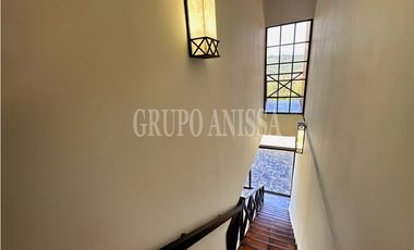 Se Vende Moderna Casa con Vistas y Piscina En Altos del Maria