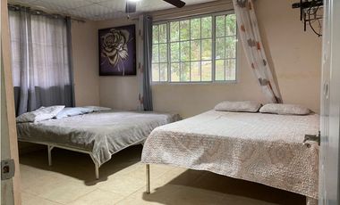 Venta de terreno y casa en Altos de Cerro Azul