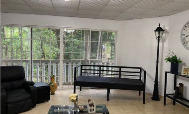 Venta de terreno y casa en Altos de Cerro Azul