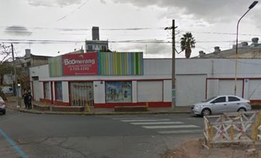 LOCAL DE 400M2 ESQUINA AV MITREY L.de l TORRE 20X 20