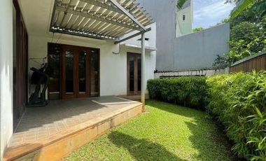 DIJUAL RUMAH MODERN ARSITEK di Jl PINANG MERAH, PONDOK INDAH, JAKSEL