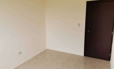 Casa esquinera de venta en la Urbanización Durán City, 3 dormitorios.