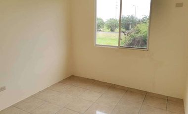 Casa esquinera de venta en la Urbanización Durán City, 3 dormitorios.