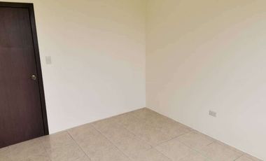 Casa esquinera de venta en la Urbanización Durán City, 3 dormitorios.