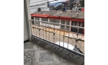 VENTA DE CASA DE DOS PISOS EN VILLAVICENCIO REMODELADA