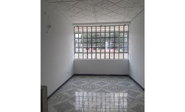 VENTA DE CASA DE DOS PISOS EN VILLAVICENCIO REMODELADA