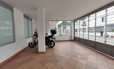 casa en venta en el bosque. Cod V24358