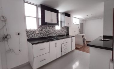 casa en venta en el bosque. Cod V24358