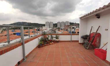 casa en venta en el bosque. Cod V24358