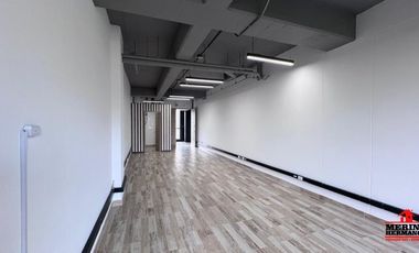 oficina en arriendo en el poblado. Cod A5745