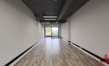 oficina en arriendo en el poblado. Cod A5745