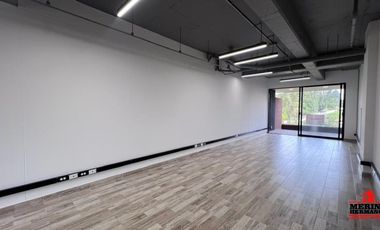 oficina en arriendo en el poblado. Cod A5745